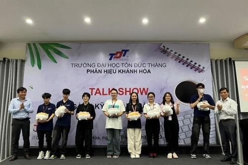 Trường Đại học Tôn Đức Thắng - Phân hiệu Khánh Hòa tổ chức talk show ngành Kỹ thuật phần mềm