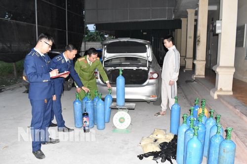 Phòng Cảnh sát kinh tế Công an tỉnh kiểm tra, bắt giữ đối tượng có hành vi mua bán khí cười