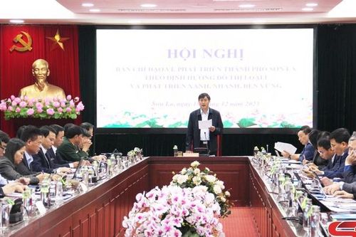 Hội nghị Ban Chỉ đạo về phát triển thành phố Sơn La theo định hướng đô thị loại I và phát triển xanh, nhanh, bền vững