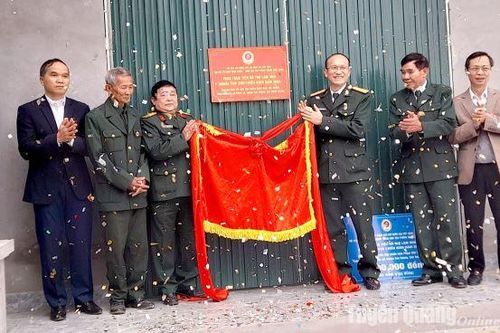 Khánh thành 2 ngôi nhà nghĩa tình cựu chiến binh