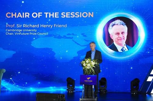 Các nhà khoa học thế giới hiến kế để phát triển ngành công nghiệp bán dẫn Việt Nam