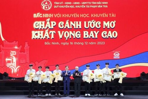 Bắc Ninh tổ chức lễ trao Quỹ khuyến học, khuyến tài năm 2023: 'Bắc Ninh – Khát vọng bay cao'