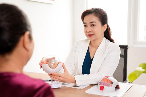 TT Y khoa Prima Sài Gòn tổ chức 'Cập nhật tiến bộ trong điều trị, chăm sóc mắt'