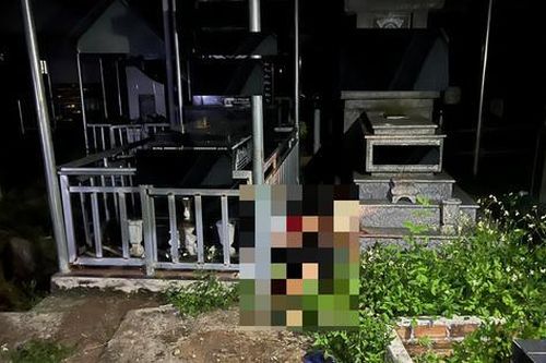 Đâm chết vợ cũ và bạn nhậu đang tình tự trong nghĩa địa