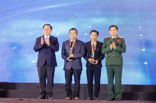 Trao giải Cuộc thi ảnh nghệ thuật cấp quốc gia 'Tổ quốc bên bờ sóng' 2023