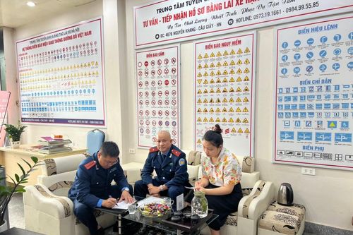 Xử phạt 14 triệu đồng cơ sở đào tạo lái xe 'chui' ở Hà Nội