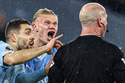 Man City bị FA trừng phạt