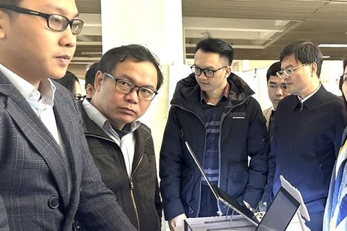 Đẩy mạnh ứng dụng CNTT trong hoạt động dạy, học và hội nhập quốc tế