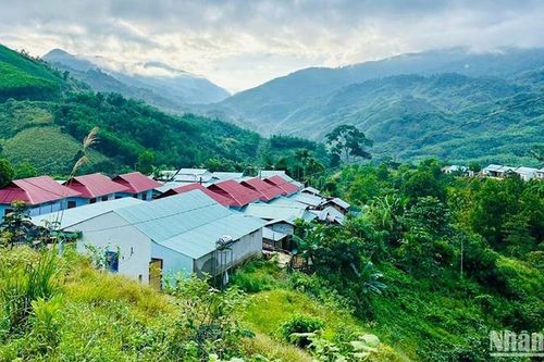Tái thiết những nóc làng sau biến cố thiên tai