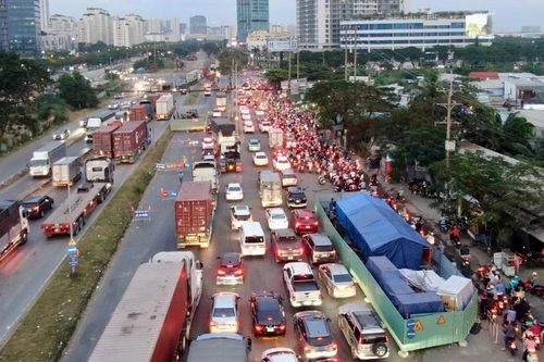 Tăng tốc thi công các công trình cửa ngõ thành phố