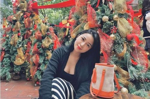 MC chân dài 1,1m cùng dàn sao Việt tưng bừng đón Giáng sinh