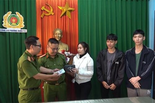 Tìm người đánh rơi 100 triệu đồng để trả lại
