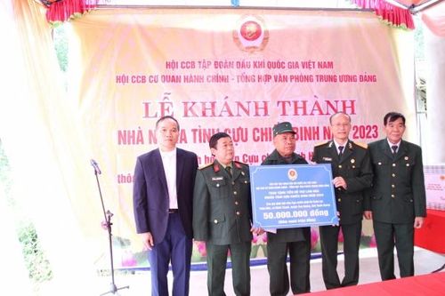 Khánh thành 2 căn nhà 'Nghĩa tình đồng đội' do Petrovietnam tài trợ tại tỉnh Tuyên Quang