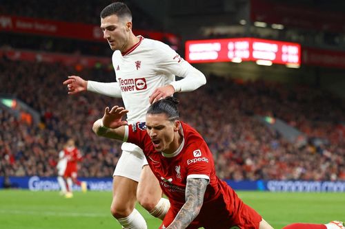 Liverpool: Klopp và bài toán 'chân gỗ' Darwin Nunez