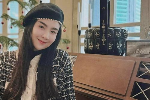 MC Mai Ngọc VTV xinh như nàng thơ, 'chị đẹp' Quỳnh Nga sành điệu xuống phố