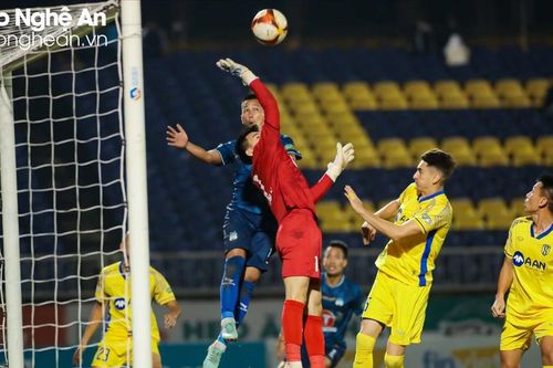 'Canh bạc' sử dụng cầu thủ trẻ tại V.League 2023/2024