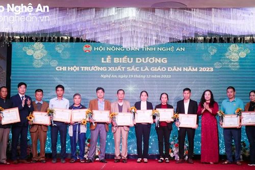 Nghệ An biểu dương 42 chi hội trưởng nông dân giáo dân xuất sắc