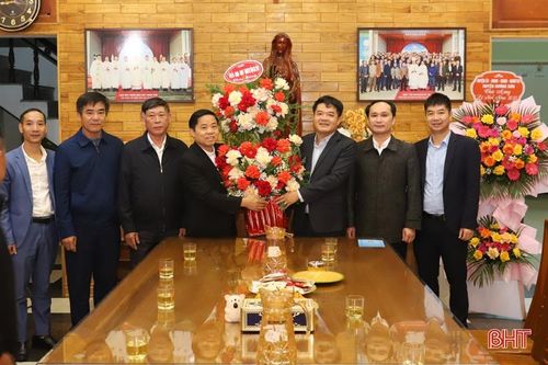 Bà con giáo dân tiếp tục chung sức phát triển quê hương