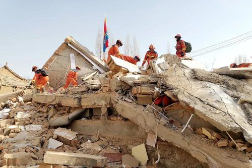 Điện thăm hỏi về trận động đất gây thiệt hại nặng tại Trung Quốc