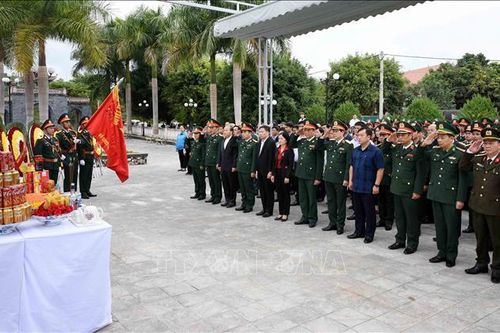 Truy điệu và an táng hài cốt liệt sĩ quân tình nguyện Việt Nam hy sinh tại Lào