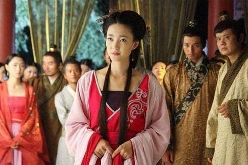 Thời cổ đại không có thẻ căn cước, vậy sao nữ tử lầu xanh không dám trốn, chỉ có thể rời đi bằng cách chuộc thân?