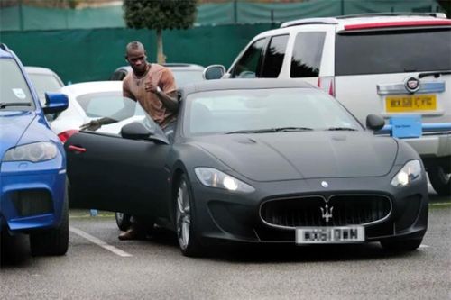 Choáng ngợp dàn siêu xe của ngôi sao 'lắm tài nhiều tật' Balotelli