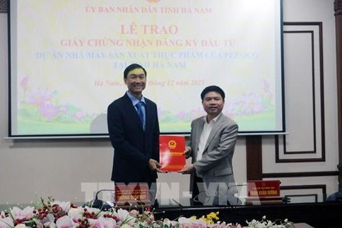 Hà Nam trao Giấy chứng nhận đầu tư nhà máy sản xuất thực phẩm hơn 2.000 tỷ đồng