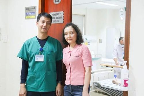 Mẹ chiến thắng ung thư, hạnh phúc khi chứng kiến ngày con tốt nghiệp đại học