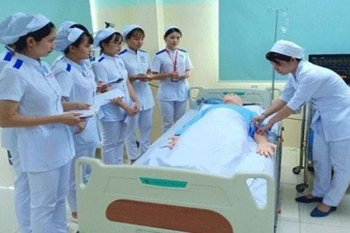 Bình Dương: Hỗ trợ tiền cho sinh viên học ngành điều dưỡng, hộ sinh từ 1/1/2024