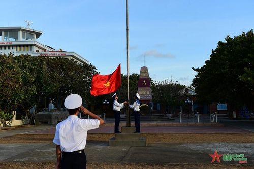 Đêm chào cờ ở Trường Sa