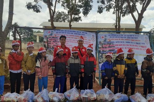 Hỗ trợ 2 Công trình giếng khoan cộng đồng tại huyện Chư Sê, Phú Thiện