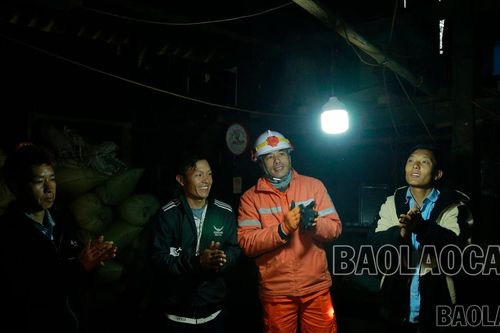 Bản Giàng - thôn khó khăn nhất của xã Pa Cheo chính thức có điện lưới quốc gia