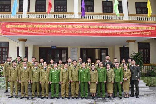 Tập huấn nghiệp vụ cho lực lượng chống ma túy của Lào