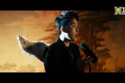 Kai Đinh 'bắt tay' Grey D, Hoàng Thùy Linh trong hit mới