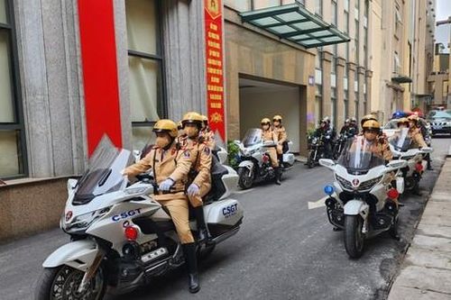 Công an Hà Nội xuất quân, trấn áp tội phạm dịp Tết Nguyên đán 2024