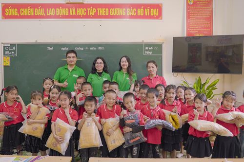 F88 trao tặng phòng tin học hiện đại cho học sinh miền núi Sơn La