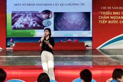 Giáo dục sức khỏe sinh sản vị thành niên tại học đường