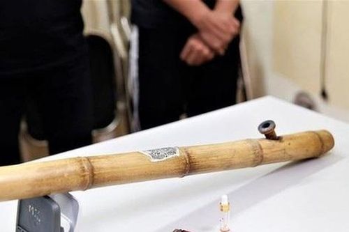 Bị tấn công bằng điếu cày, người đàn ông chém chết bạn nhậu
