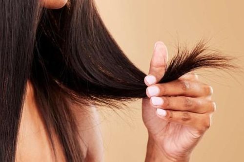 Cách phục hồi tóc hư tổn do uốn nhuộm