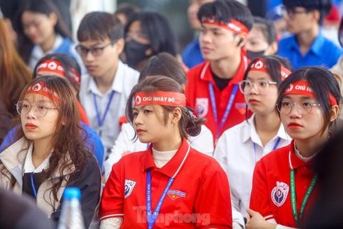 Chủ nhật Đỏ 2024: Trao món quà Giáng sinh ý nghĩa, đón điều đặc biệt từ Hoa hậu Ngọc Hân