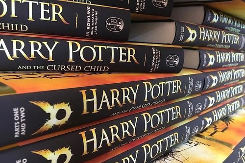 Năm bộ truyện bán chạy nhất mọi thời đại