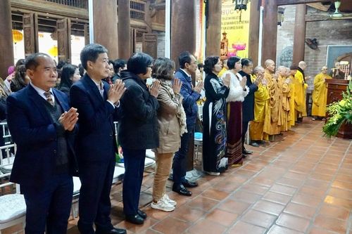 Hà Nội: cầu siêu tưởng niệm các anh hùng liệt sĩ và nạn nhân bom B52