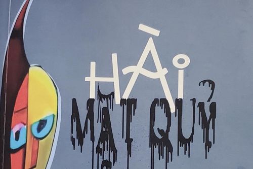 Hài mặt quỷ - Trăn trở những phận người
