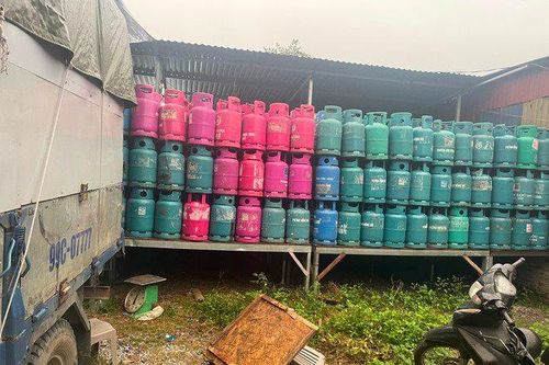 Hà Nội phát hiện hơn 1.000 vỏ bình gas tại khu sang chiết trái phép