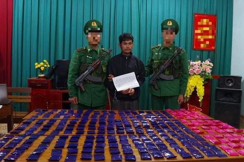 Bắt đối tượng từ Lào mua bán 60.000 viên ma túy tổng hợp sang Việt Nam tiêu thụ