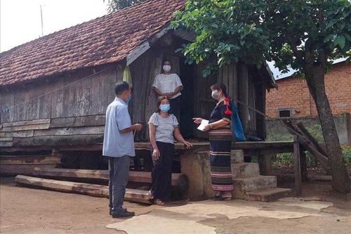 Trưởng thôn, già làng nỗ lực tuyên truyền bình đẳng giới