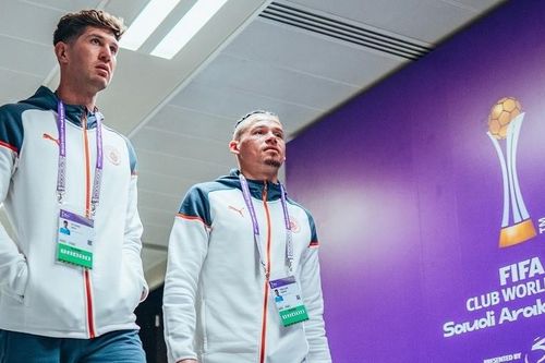 Man City kéo nhau đi ăn bàn chuyện giành FIFA Club World Cup