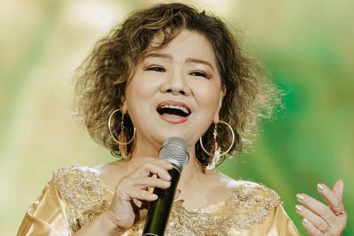 NSND Thanh Hoa tham gia đêm nhạc đặc biệt ở tuổi 73