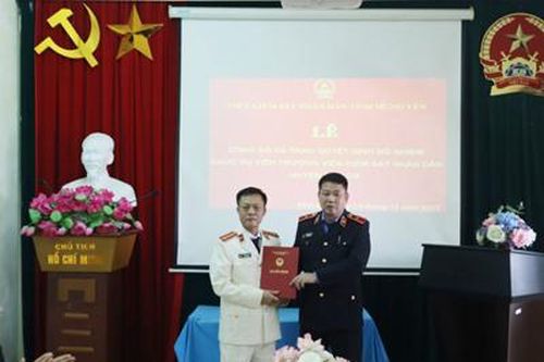 Trao Quyết định điều động, bổ nhiệm Viện trưởng VKSND huyện Phù Cừ
