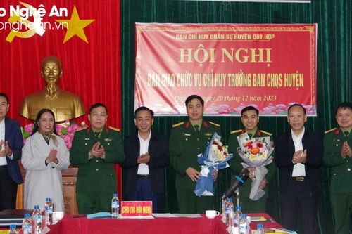 Bàn giao chức danh Chỉ huy trưởng Ban Chỉ huy Quân sự huyện Quỳ Hợp
